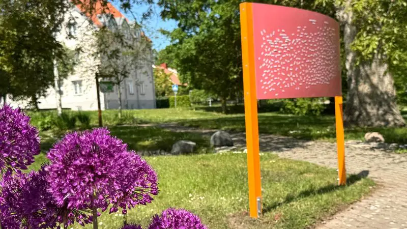 poesivägg i Slite, hotellparken