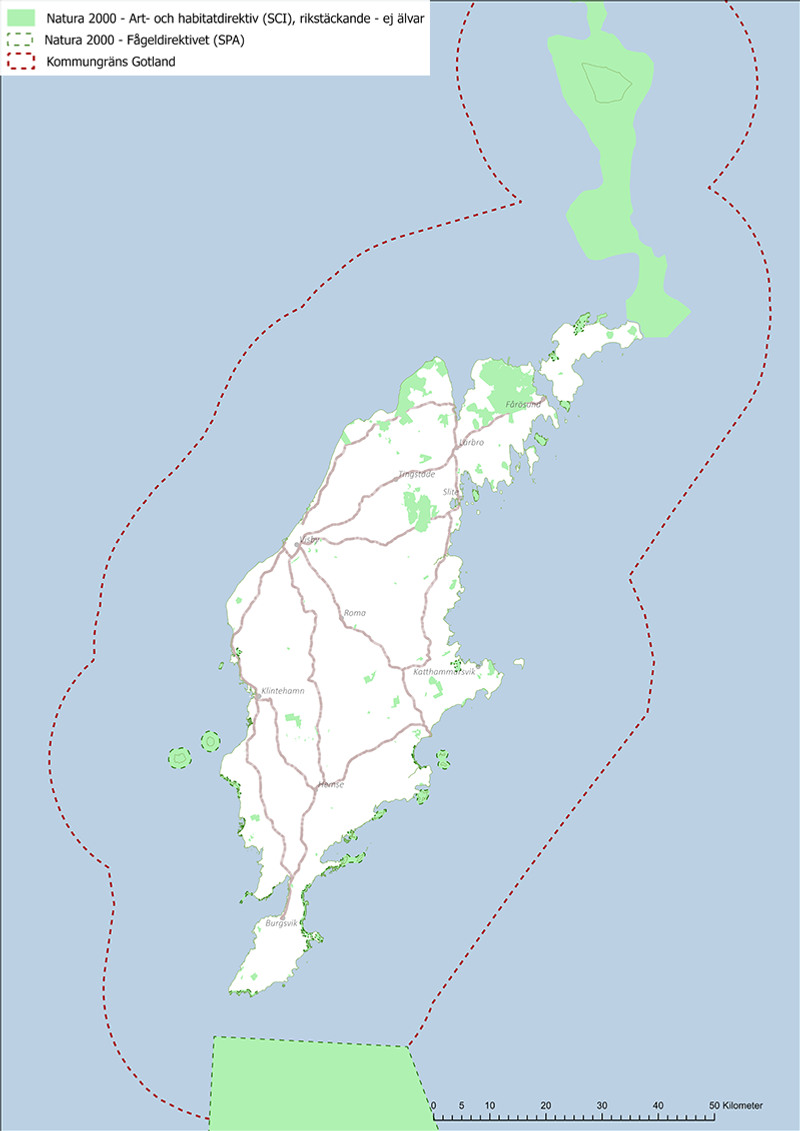Karta över Gotland, med Natura 2000-områden markerade. Teckenförklaring: Ljusgrön yta med limegrön ytterkang: Natura 2000 - Art- och habitatdirektiv Mörkblå streckad linje: Natura 2000 - fågeldirektivet Mörkröd kortstreckad linje: Kommungräns Gotland.