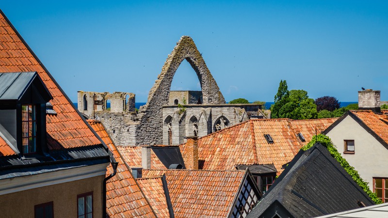 Tak och ruiner i Visby innerstad