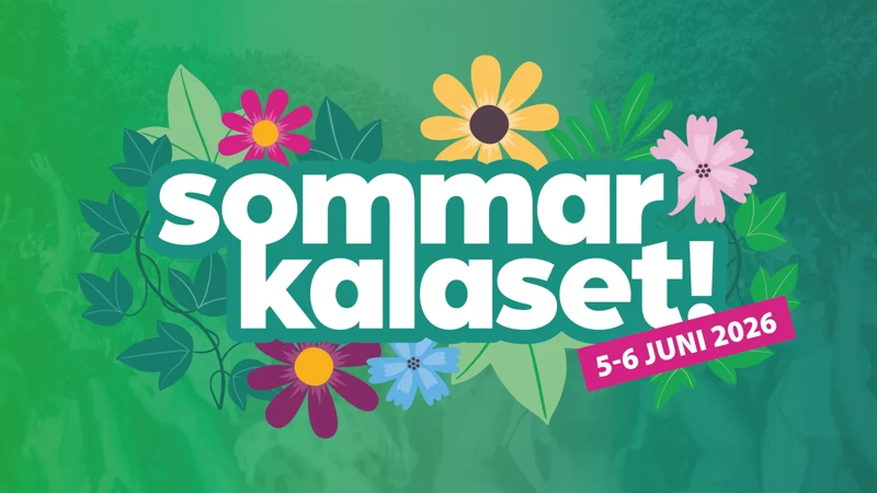 En grön bakgrund med blommor och ordet sommarkalaset.