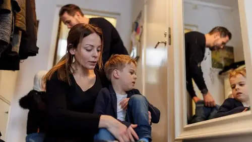 Barnfamilj i hall